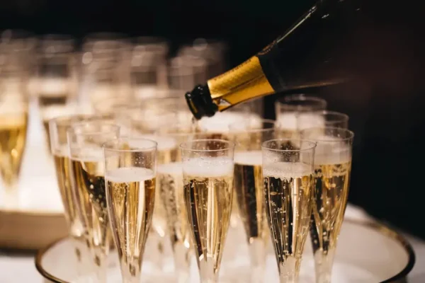 alexander-naglestad-sq Champagne