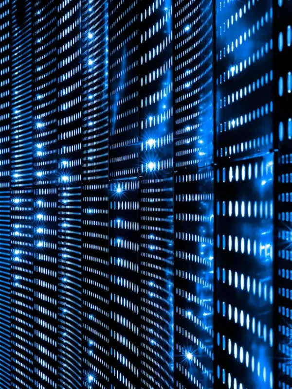 krzysztof-kowalik-SQ Bank of servers